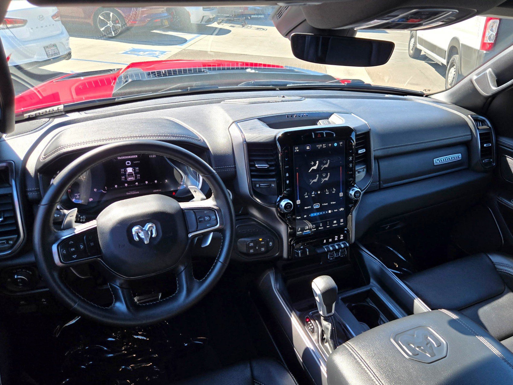 Used 2023 RAM 1500 Laramie AWD/4WD image 17