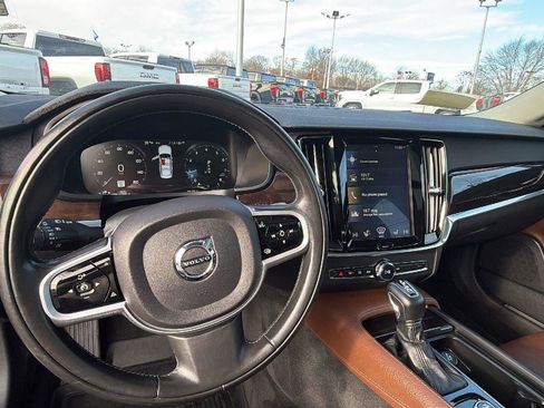 Used 2019 Volvo S90 T6 Momentum w/ Advanced Package image 16