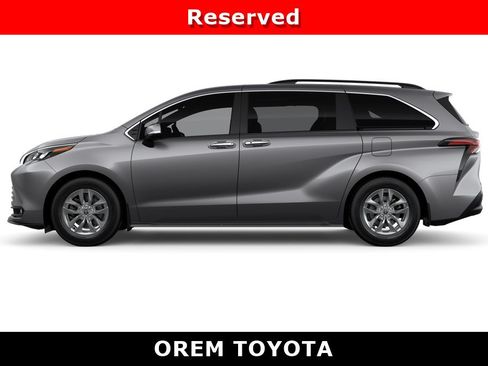 New 2026 Toyota Sienna XLE FWD image 4