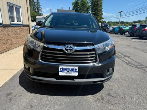 Used 2015 Toyota Highlander XLE image 2