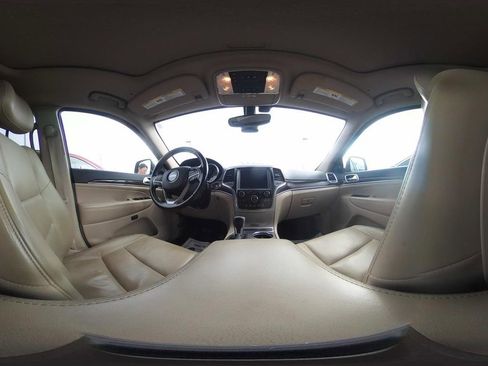 Used 2018 Jeep Grand Cherokee Limited image 41