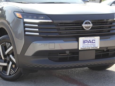 New 2025 Nissan Kicks SV w/ Charging Package image 3