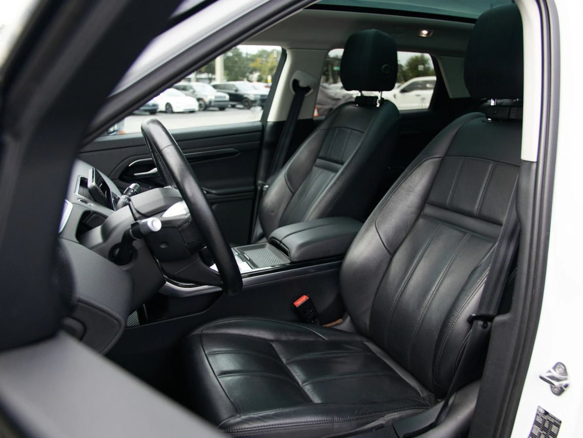 Used 2020 Land Rover Range Rover Evoque S AWD/4WD image 17