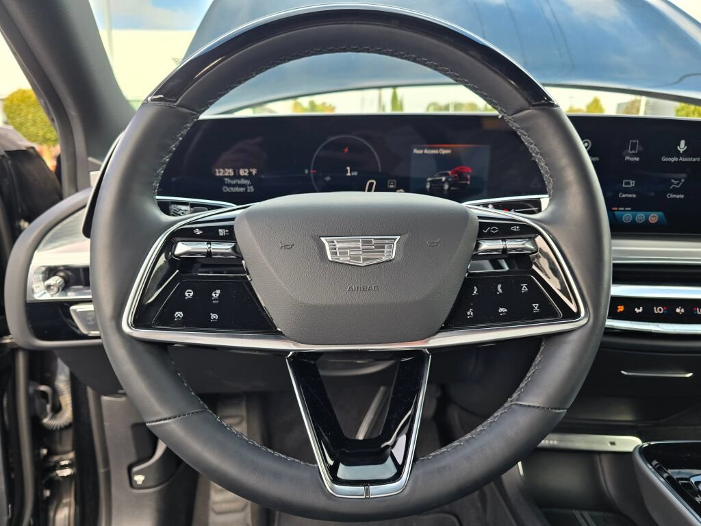 Used 2024 Cadillac Lyriq Sport AWD/4WD image 13