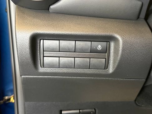 Used 2023 Nissan Kicks SR w/ SR Premium Package FWD image 16