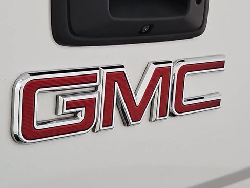 Used 2016 GMC Sierra 1500 Denali w/ Enhanced Driver Alert Package AWD/4WD image 11