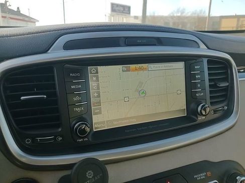 Used 2019 Kia Sorento EX w/ EX Touring Package image 20