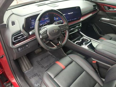 Used 2024 Chevrolet Traverse RS FWD image 10