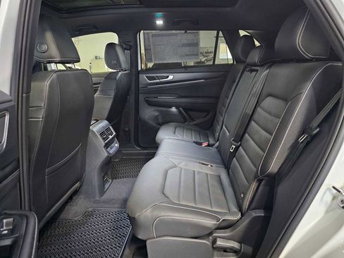 New 2026 Volkswagen Atlas Cross Sport SEL R-Line image 18