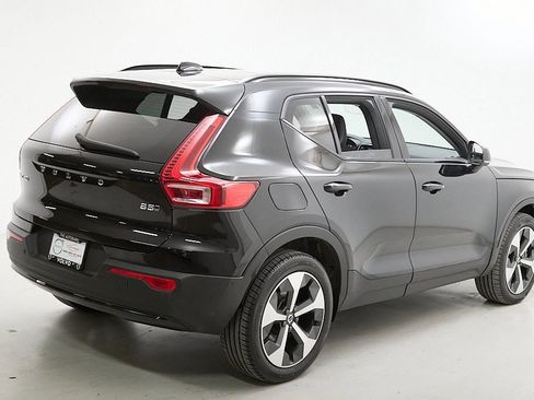 Certified 2024 Volvo XC40 B5 Plus w/ Climate Package image 9
