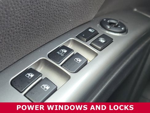 Used 2010 Hyundai Santa Fe SE image 22