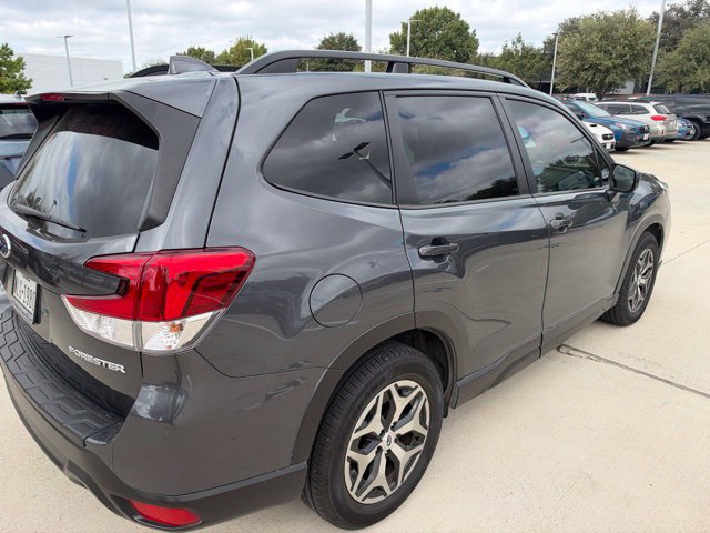 Used 2020 Subaru Forester Premium AWD/4WD image 3