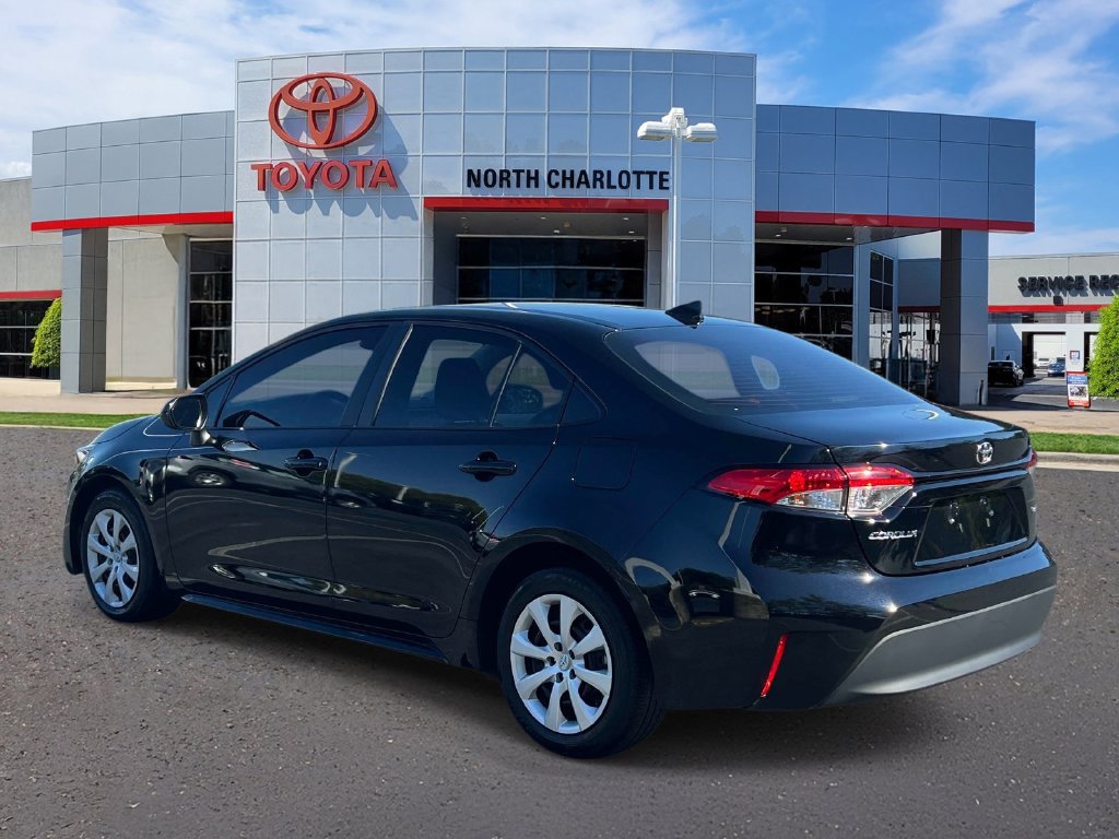 Used 2024 Toyota Corolla LE FWD image 5