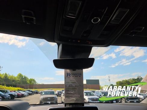 Used 2024 Chevrolet Tahoe High Country AWD/4WD image 12