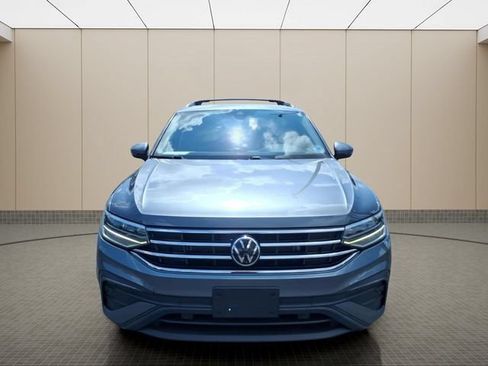 Used 2022 Volkswagen Tiguan SE AWD/4WD image 3