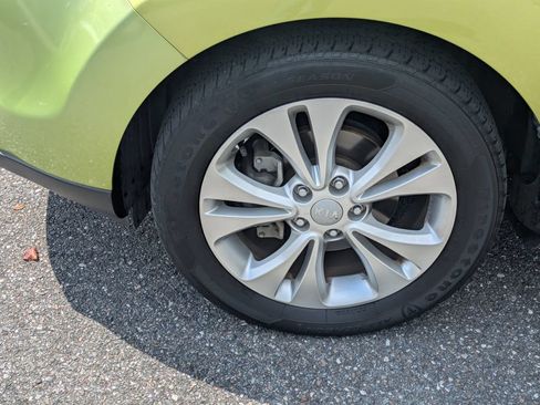 Used 2014 Kia Soul + FWD image 20