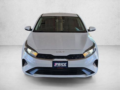 Used 2022 Kia Forte LXS w/ LXS Technology Package FWD image 2