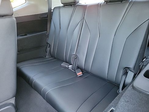 Used 2023 Acura MDX SH-AWD image 15