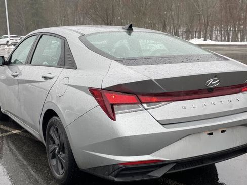 Used 2022 Hyundai Elantra SEL w/ Convenience Package image 4