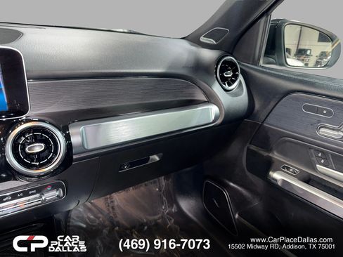 Used 2020 Mercedes-Benz GLB 250 4MATIC image 36