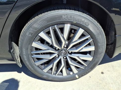 New 2026 Nissan Altima 2.5 SV FWD image 10