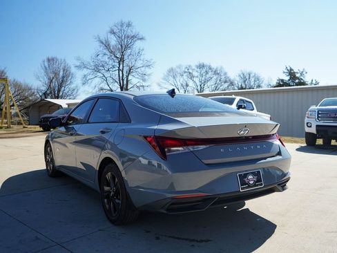 Used 2022 Hyundai Elantra SEL w/ Convenience Package image 4