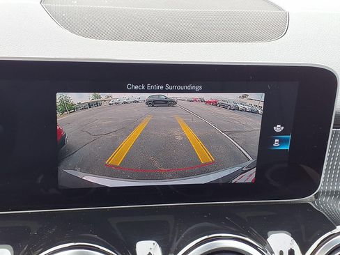 Used 2020 Mercedes-Benz GLB 250 4MATIC image 23