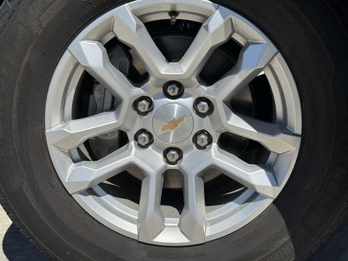 Used 2025 Chevrolet Tahoe LT RWD image 9