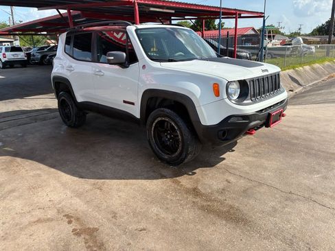 Used 2016 Jeep Renegade Trailhawk AWD/4WD image 6