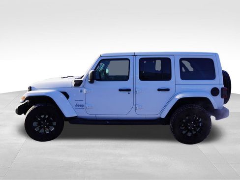Used 2024 Jeep Wrangler Unlimited Sahara w/ Safety Group AWD/4WD image 9