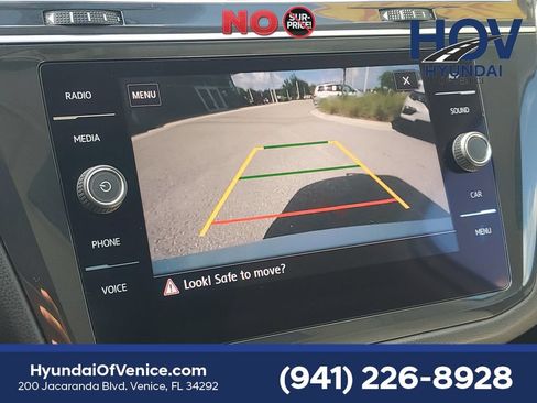 Used 2018 Volkswagen Tiguan SE AWD/4WD image 31