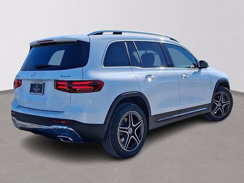 Used 2026 Mercedes-Benz GLB 250 4MATIC image 4