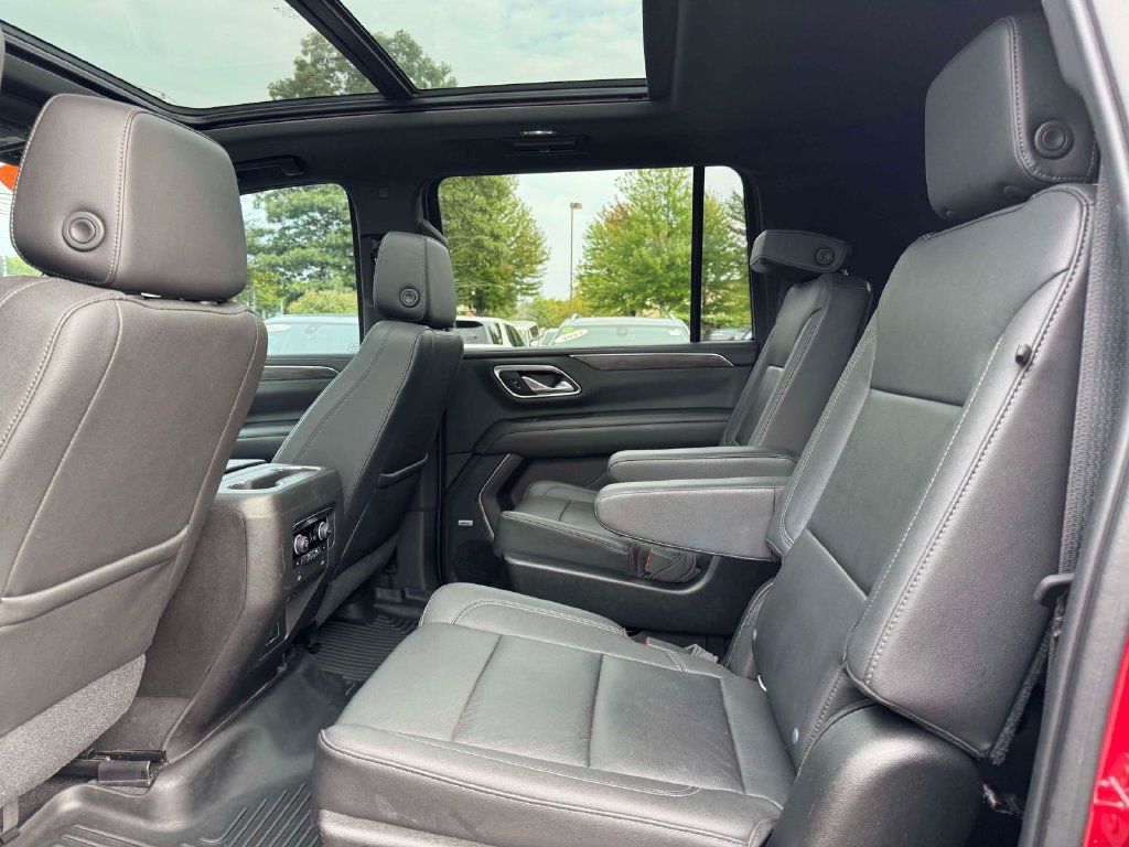 Used 2021 Chevrolet Suburban LT w/ LT Signature Package AWD/4WD image 13