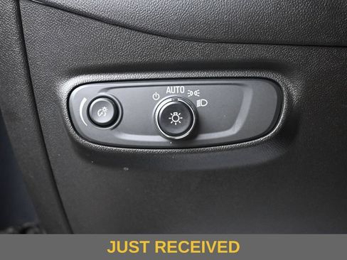 Used 2022 Chevrolet Equinox LT w/ Driver Convenience Package AWD/4WD image 18