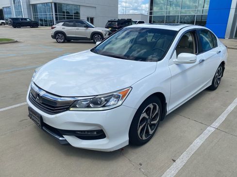 Used 2017 Honda Accord EX-L image 1