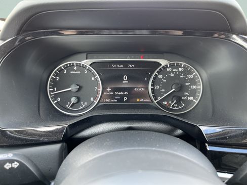 Used 2025 Nissan Pathfinder SV AWD/4WD image 22