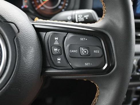 Used 2024 Jeep Gladiator Sport AWD/4WD image 11