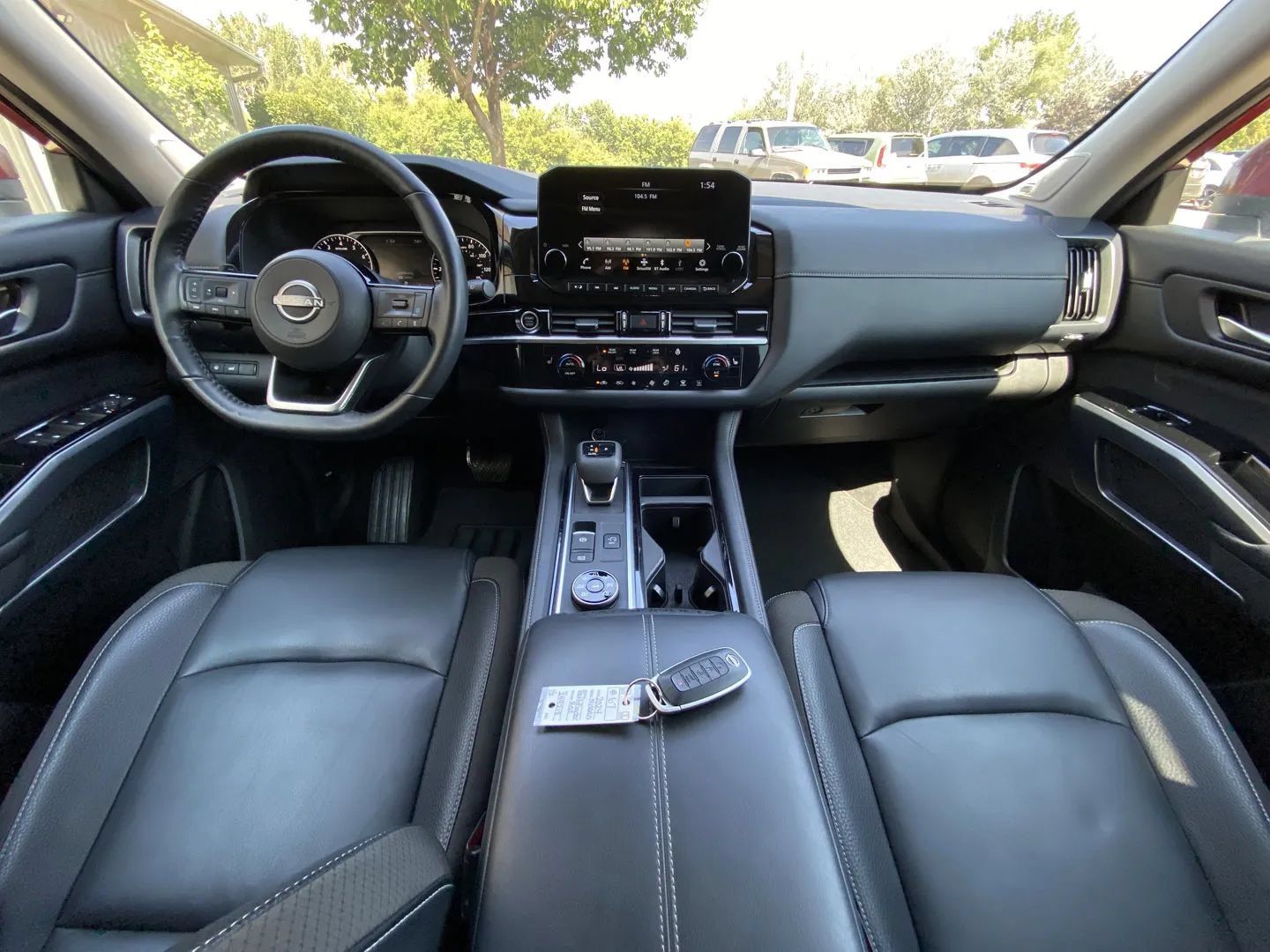 Used 2024 Nissan Pathfinder SL w/ SL Premium Package AWD/4WD image 16