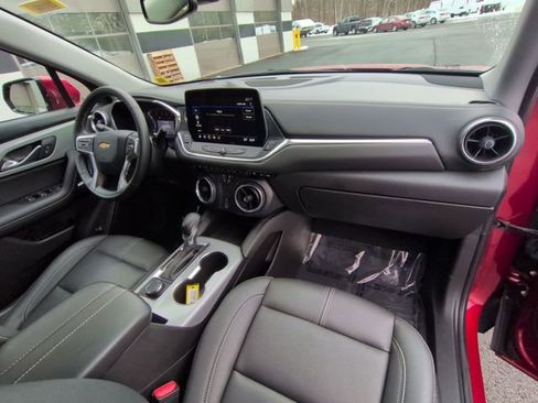 Used 2023 Chevrolet Blazer LT image 28