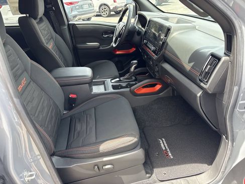 Used 2025 Nissan Frontier PRO-4X AWD/4WD image 30