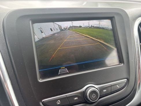 Used 2019 Chevrolet Equinox LT FWD image 23
