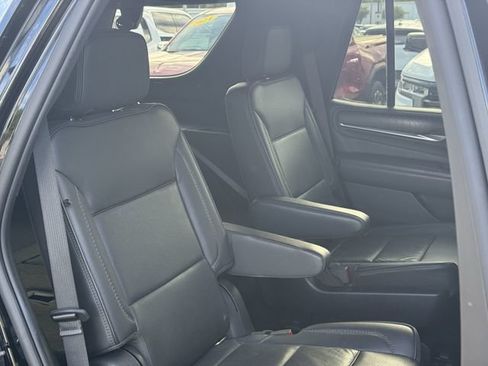 Used 2022 GMC Yukon Denali w/ Denali Premium Package RWD image 32