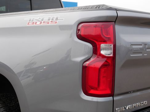 Used 2020 Chevrolet Silverado 1500 LT Trail Boss image 17
