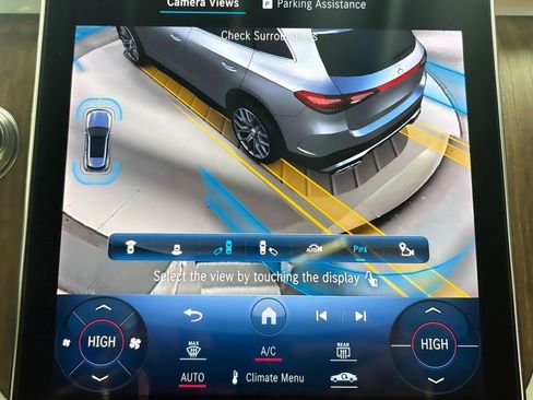 Used 2024 Mercedes-Benz GLC 43 AMG 4MATIC image 24