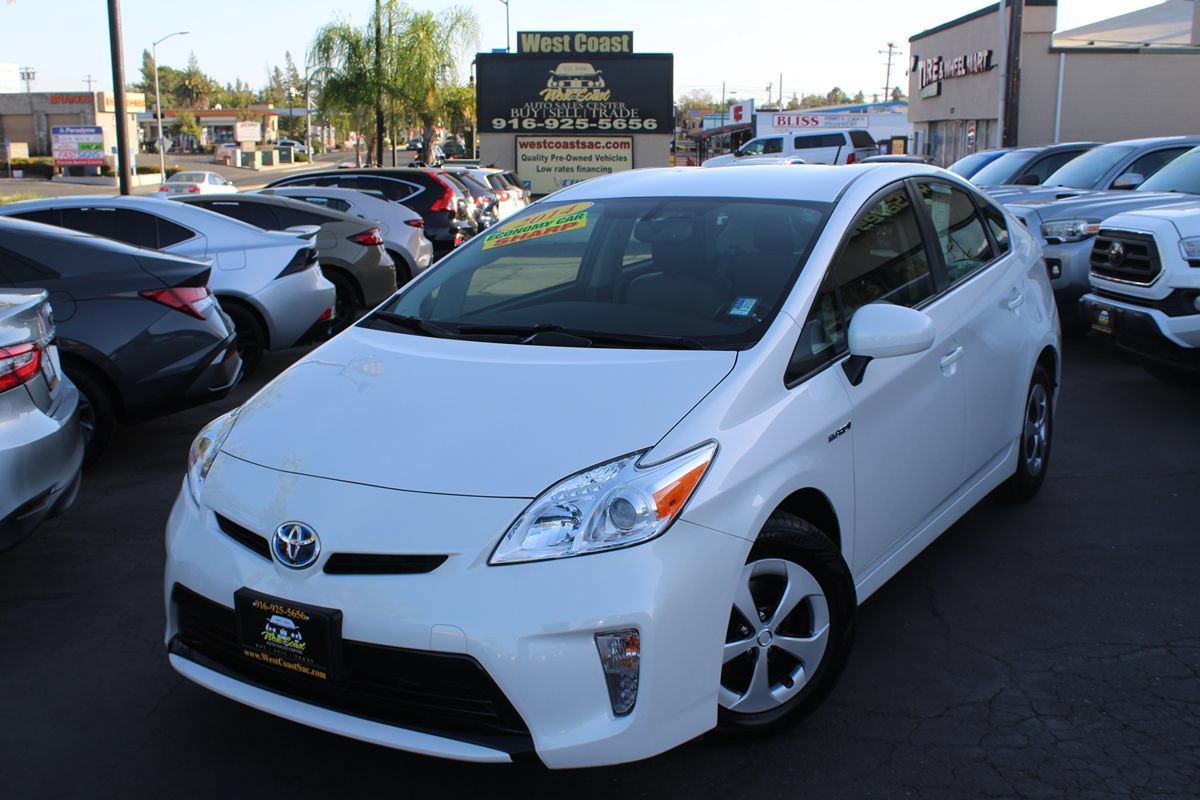 Used 2014 Toyota Prius Four FWD image 36