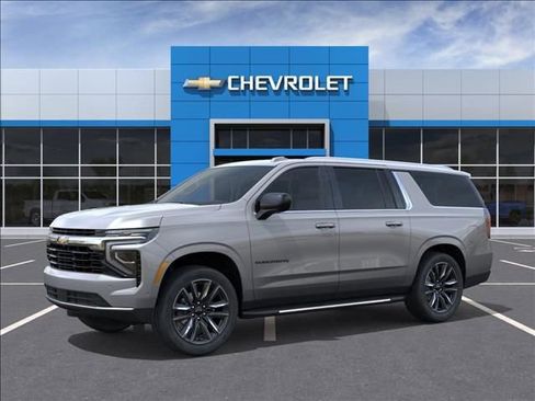 New 2026 Chevrolet Suburban LS image 2