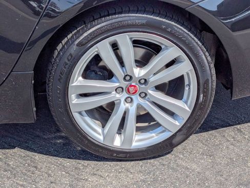 Used 2019 Jaguar XJ R-Sport image 24