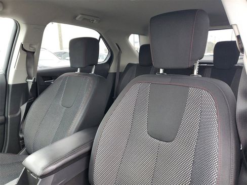 Used 2017 Chevrolet Equinox LT w/ Convenience Package image 12