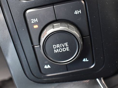 Used 2023 Ford F150 Lariat AWD/4WD image 27