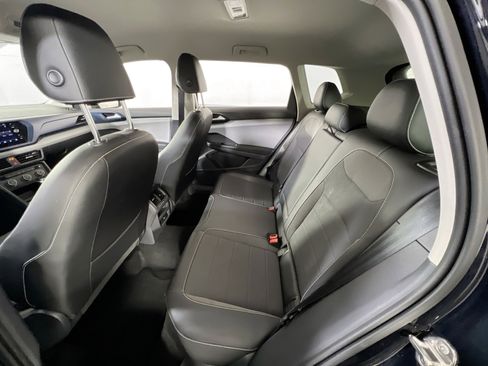 Used 2022 Volkswagen Taos SE image 23